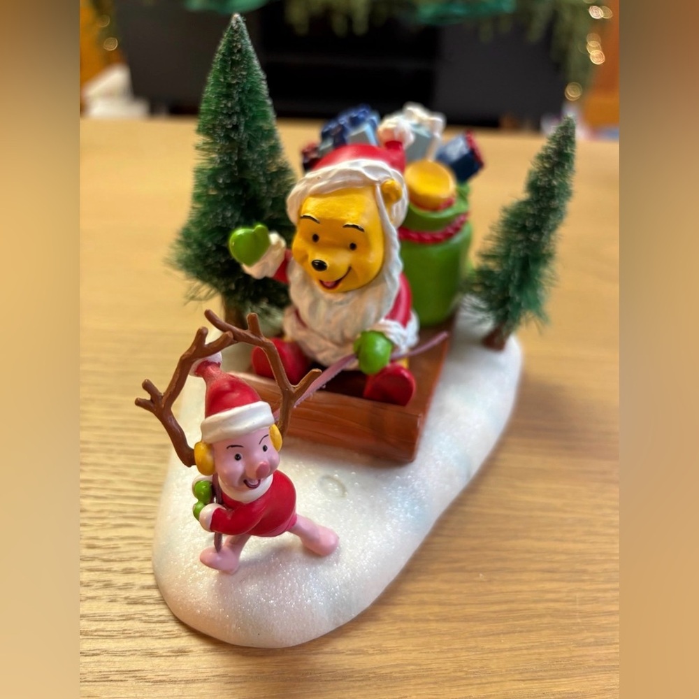 Department 56 Merry Christmas Pooh Figurine Winnie The Pooh and Piglet